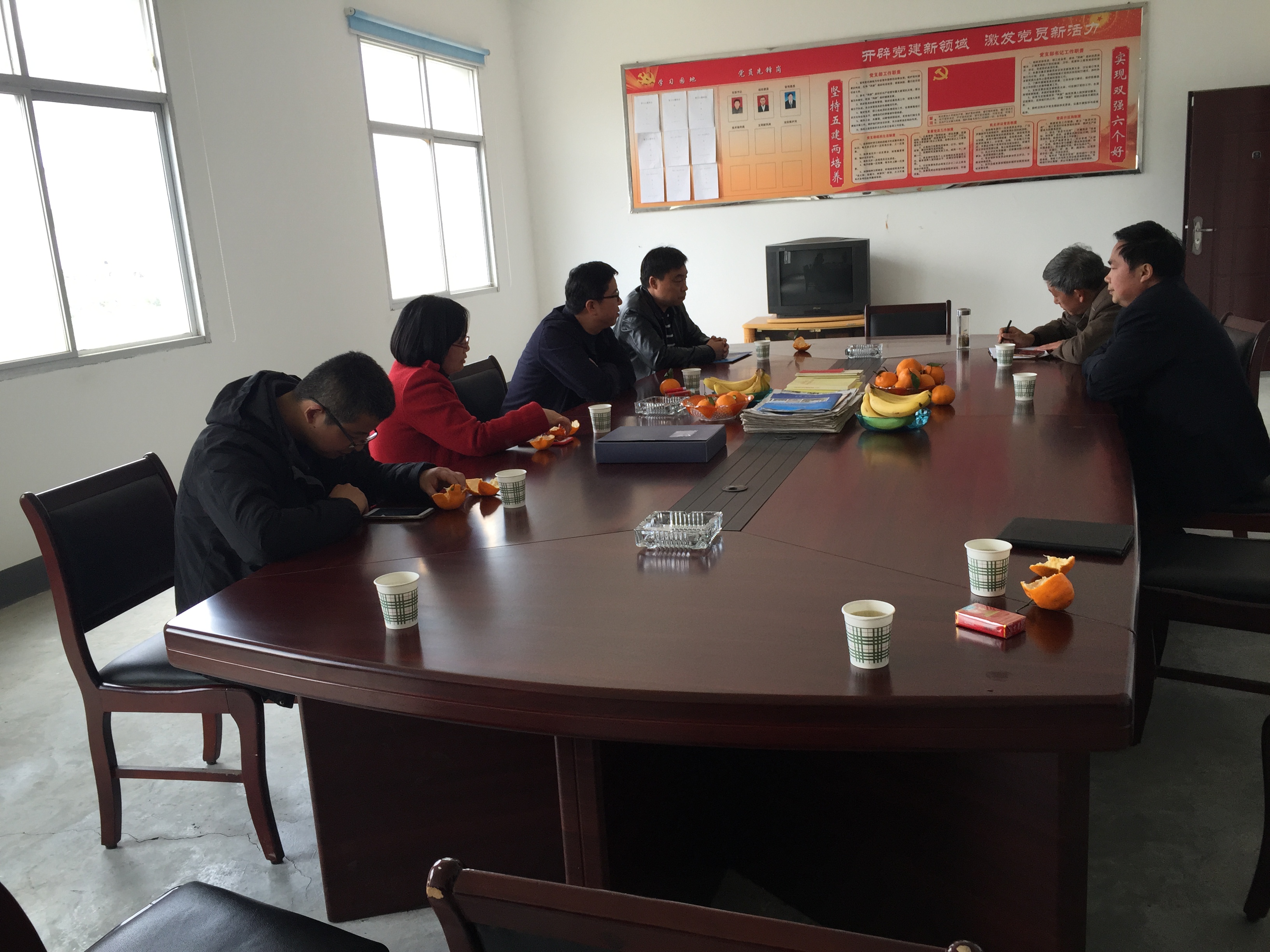 市水利局包聯(lián)秦巴公司，市局領(lǐng)導(dǎo)一行五人于2017年3月9日親自來(lái)指導(dǎo)企業(yè)如何發(fā)展，安排新一年的工作計(jì)劃